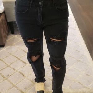 WOMEN'S BLACK RIPPED FRAYED JEANS $80 SIZE SMALL